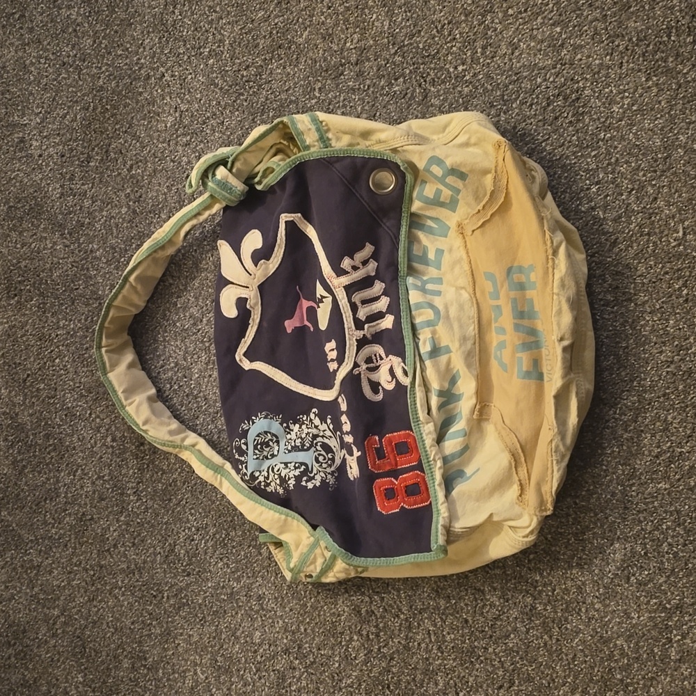 Slouchy vintage Victoria secret overnight bag